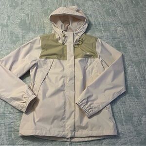 The North Face rain jacket 💦☔️